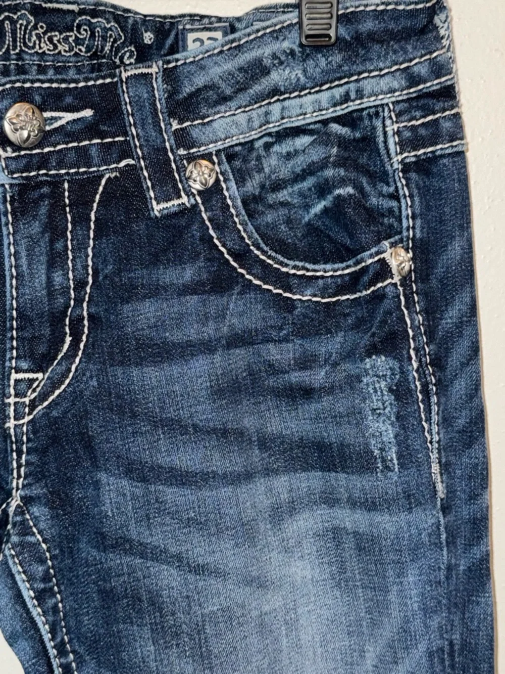 Miss Me Signature Boot Cut Embellished Blue Bootcut Jeans Women’s Size 27